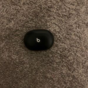 Beats Studio Buds - READ DESCRIPTION